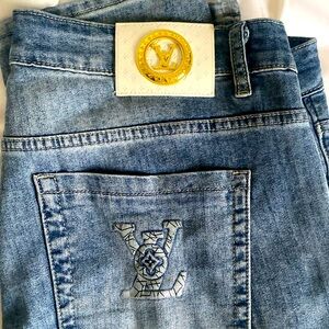 (Only worn once) Louis Vuitton men’s jeans,brand new